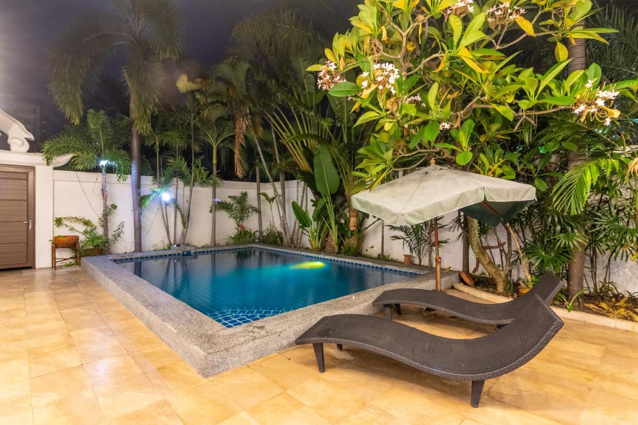 Luxury 3 Bhk 200m From The Villa Pattaya